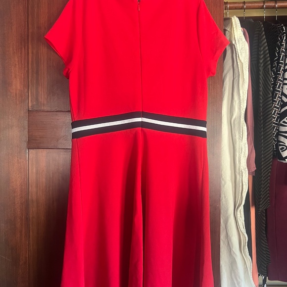 Hobbs of London Strong Red Short Sleeve Dress - Picture 2 of 4